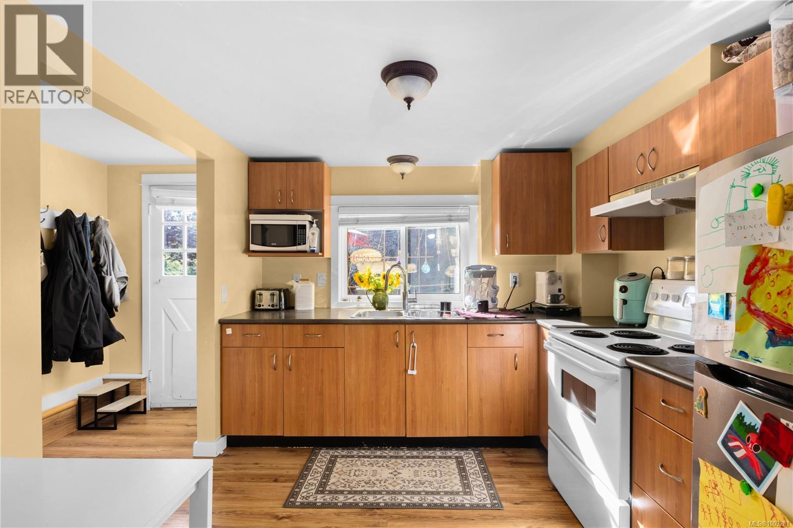  3935 Tudor Avenue, Saanich