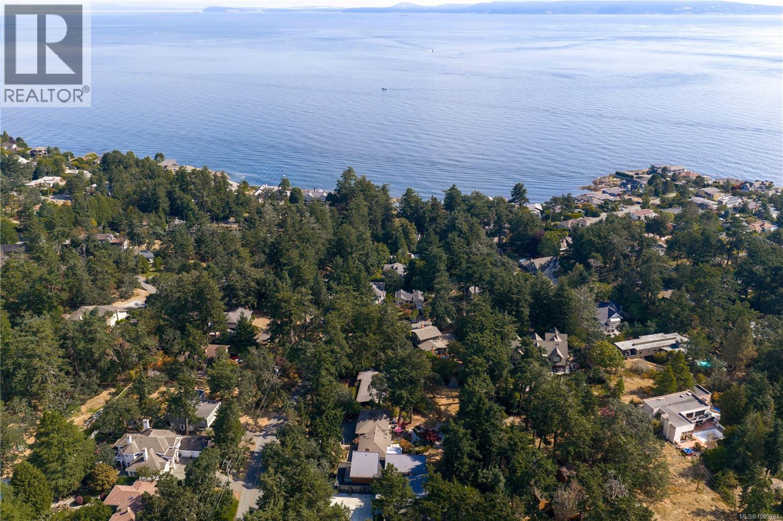  3935 Tudor Avenue, Saanich