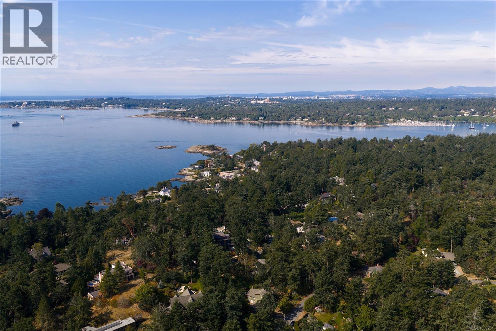  3935 Tudor Avenue, Saanich