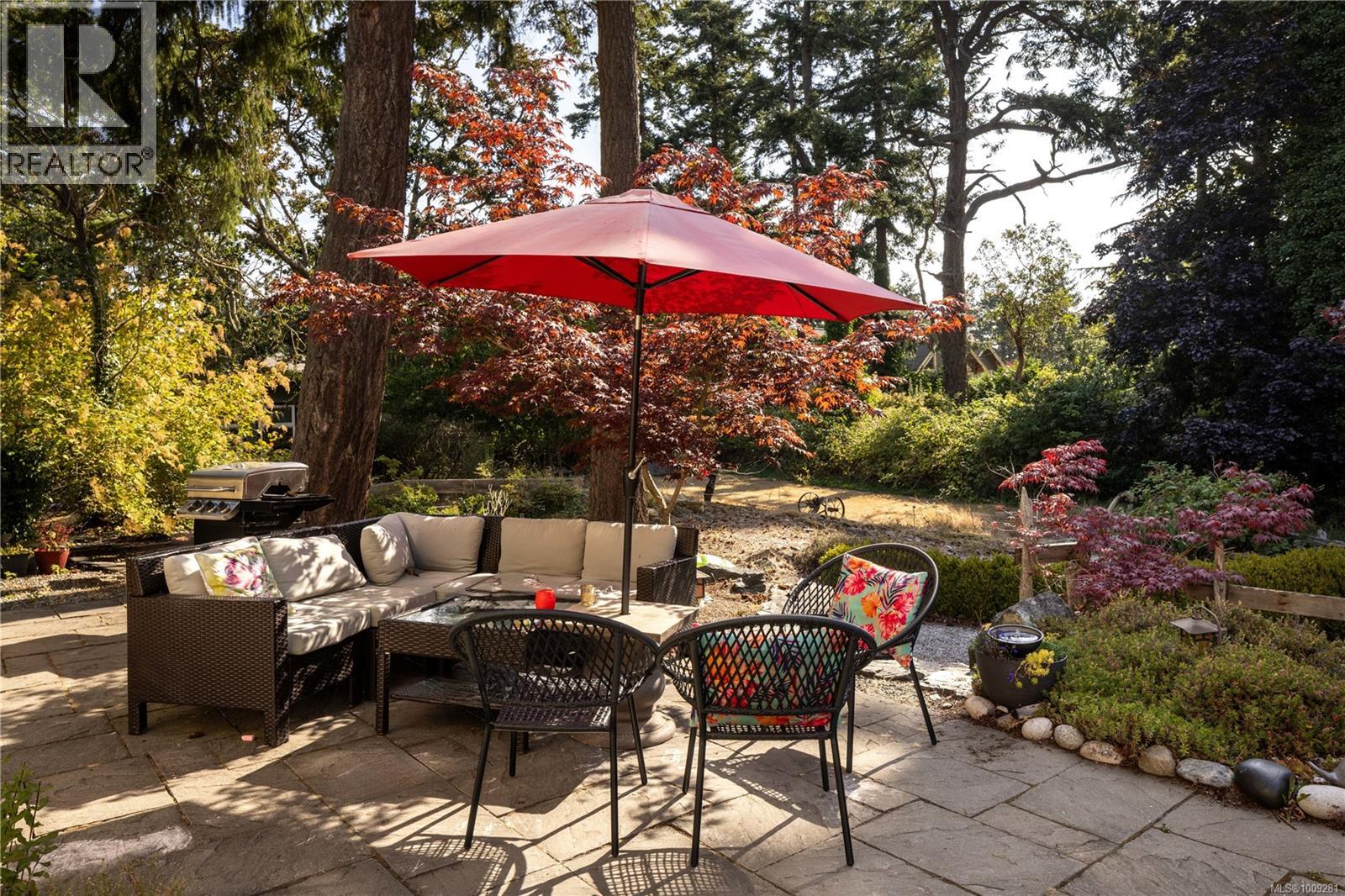  3935 Tudor Avenue, Saanich