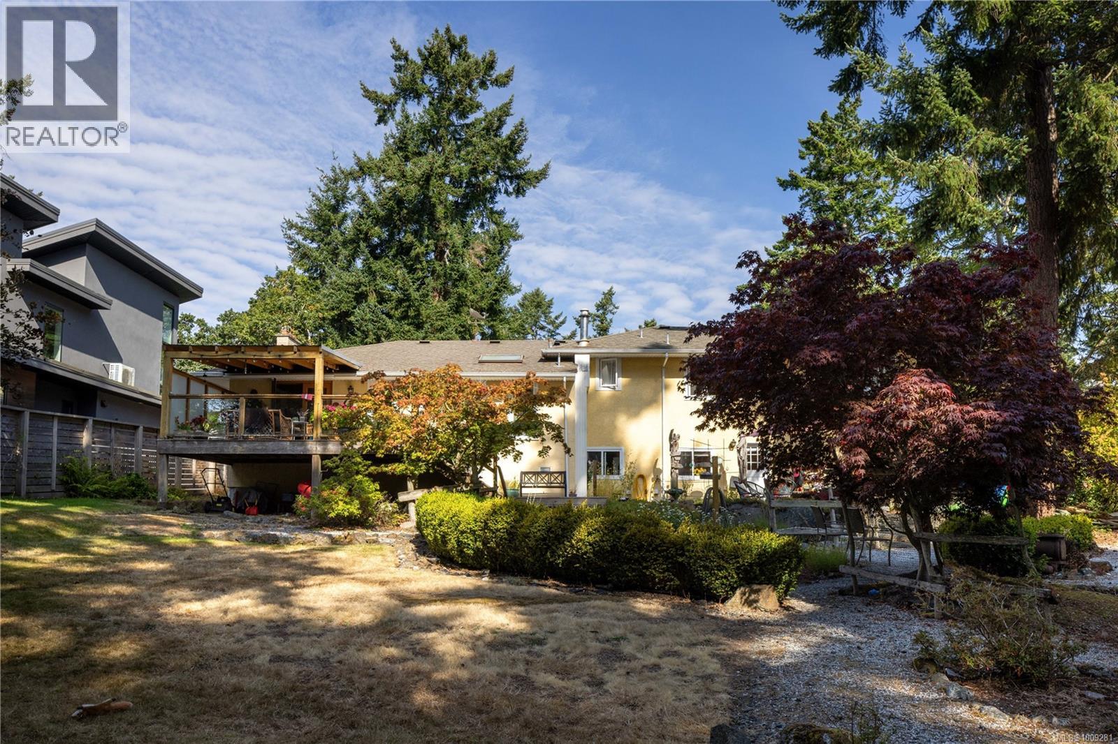 3935 Tudor Avenue, Saanich