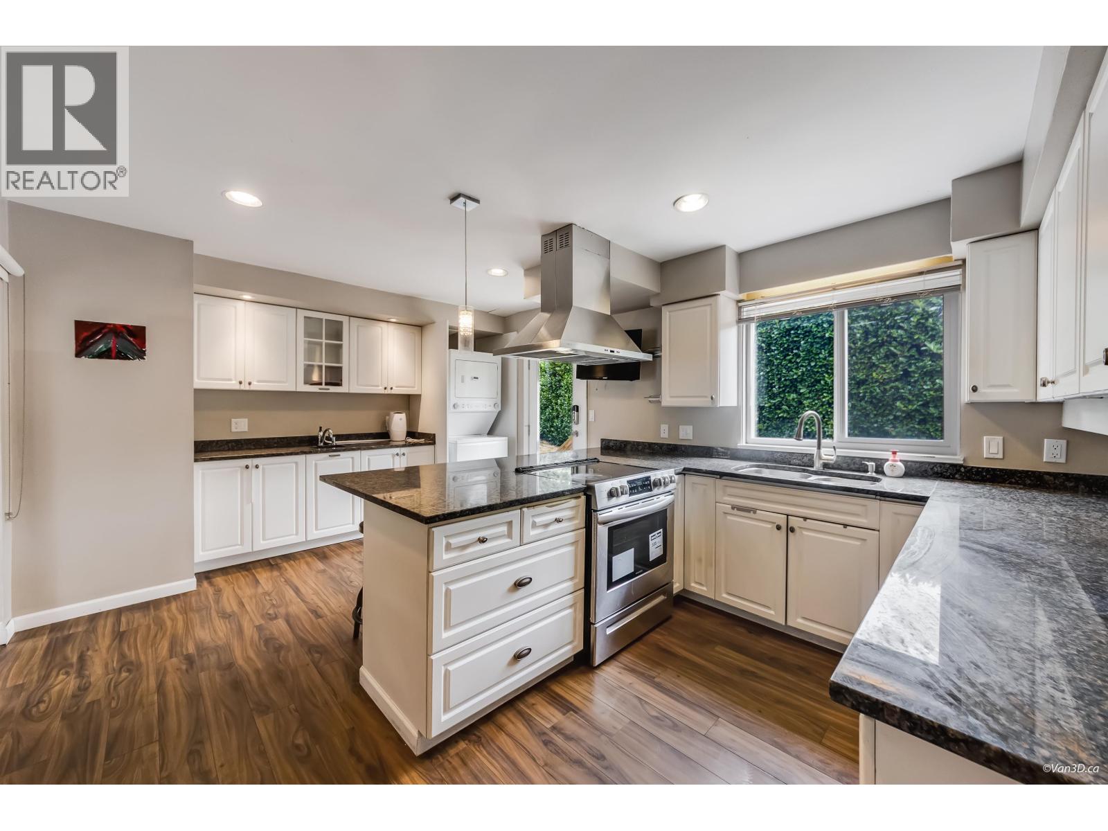 4145 RIPPLE ROAD, West Vancouver