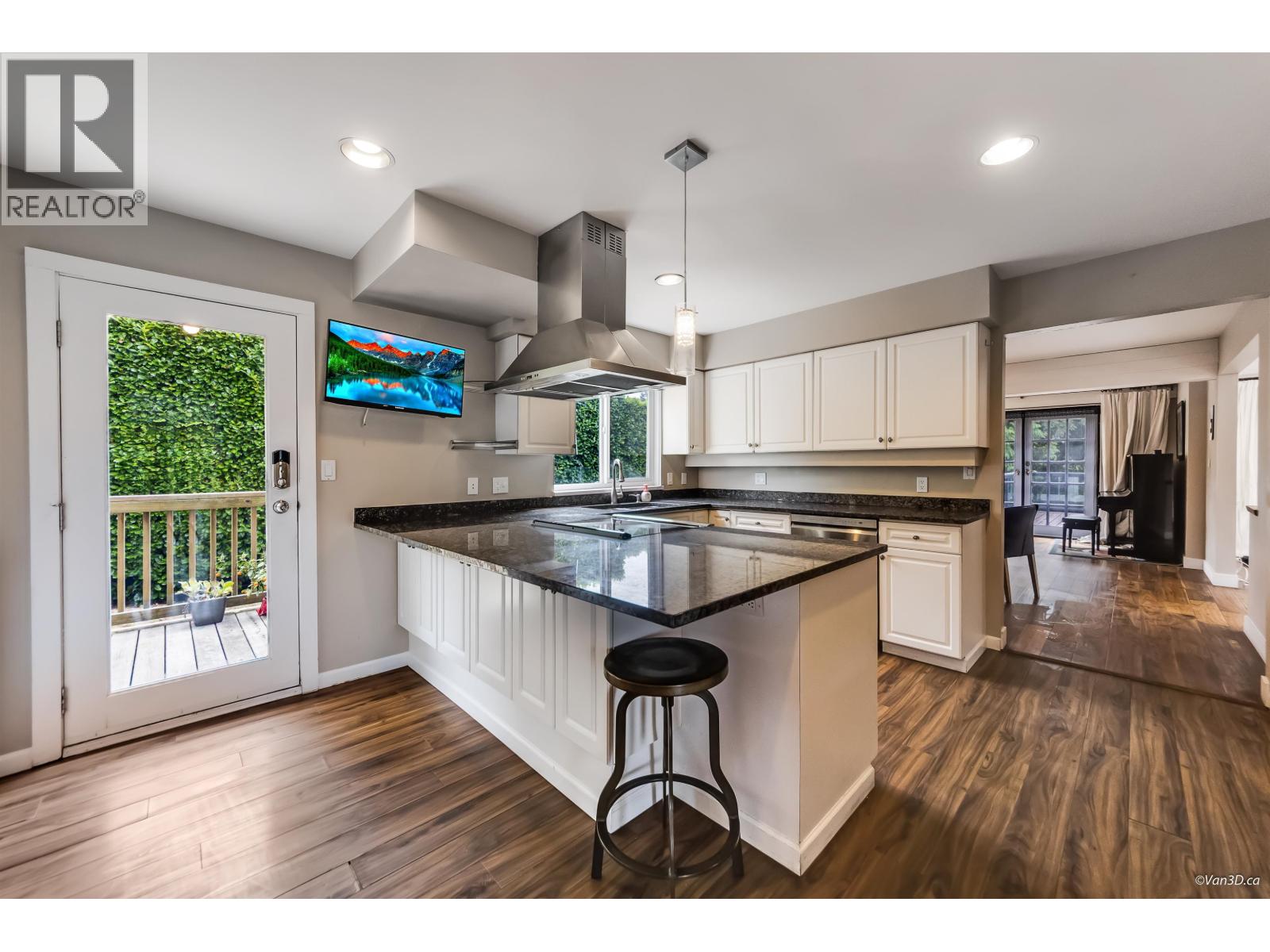 4145 RIPPLE ROAD, West Vancouver
