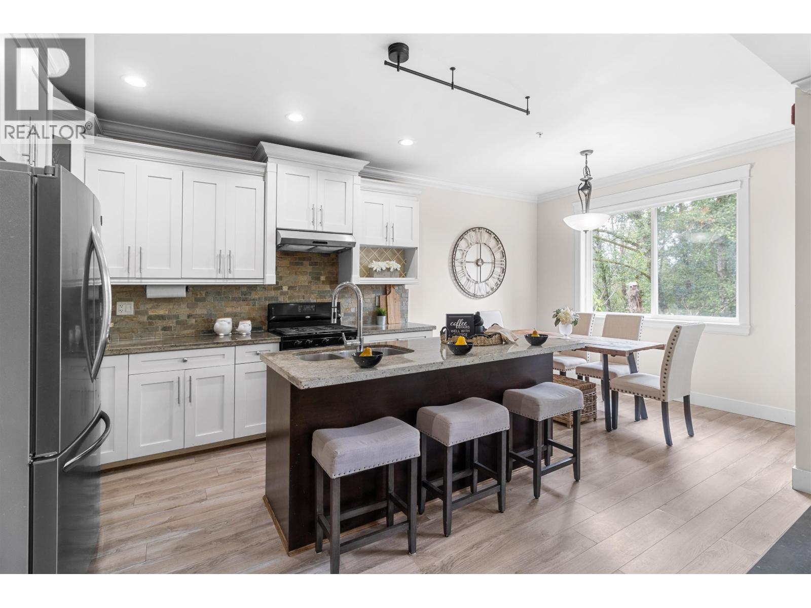 Photo 5 of 24220 103 A Avenue, Maple Ridge BC