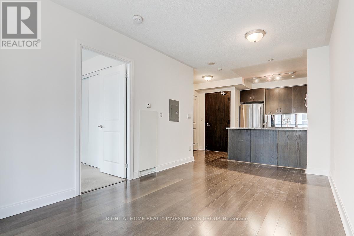 Photo 11 of 704 18 Yorkville Avenue, Toronto ON