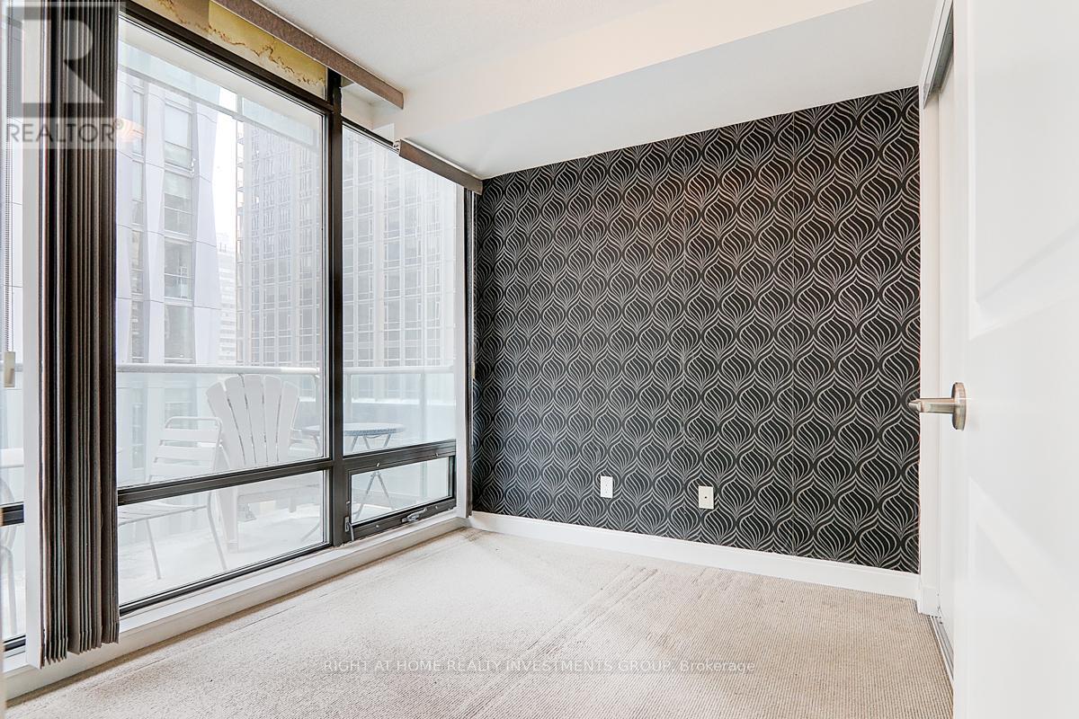 Photo 12 of 704 18 Yorkville Avenue, Toronto ON