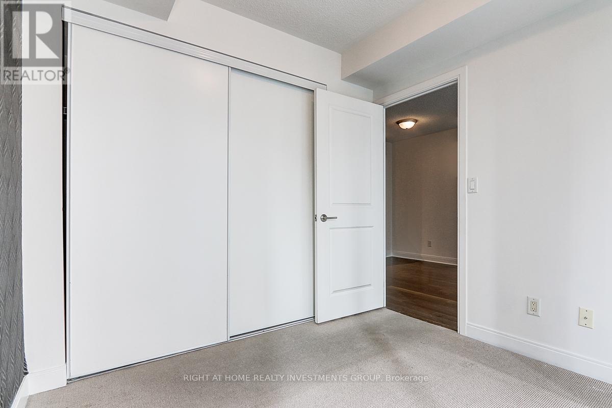 Photo 13 of 704 18 Yorkville Avenue, Toronto ON