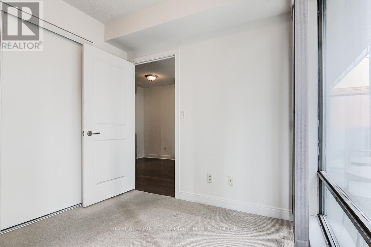 Photo 5 of 704 18 Yorkville Avenue, Toronto ON