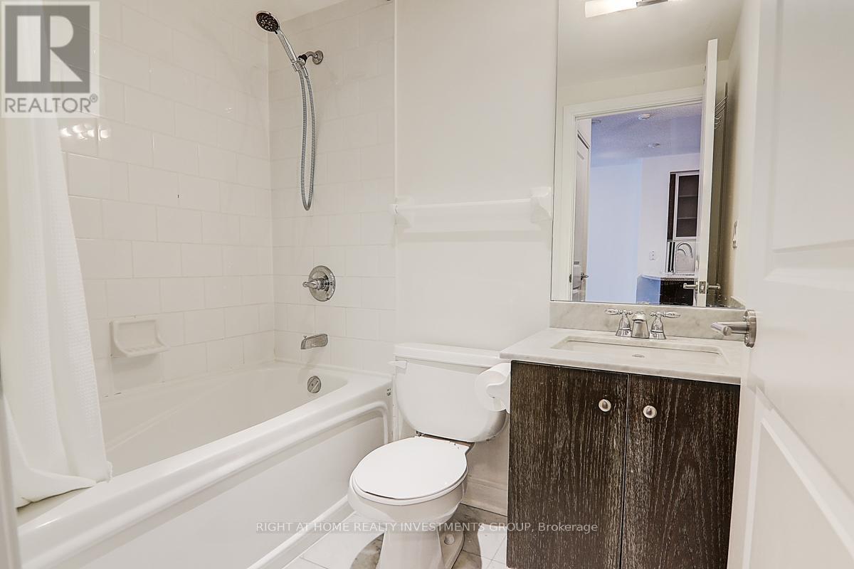 Photo 6 of 704 18 Yorkville Avenue, Toronto ON