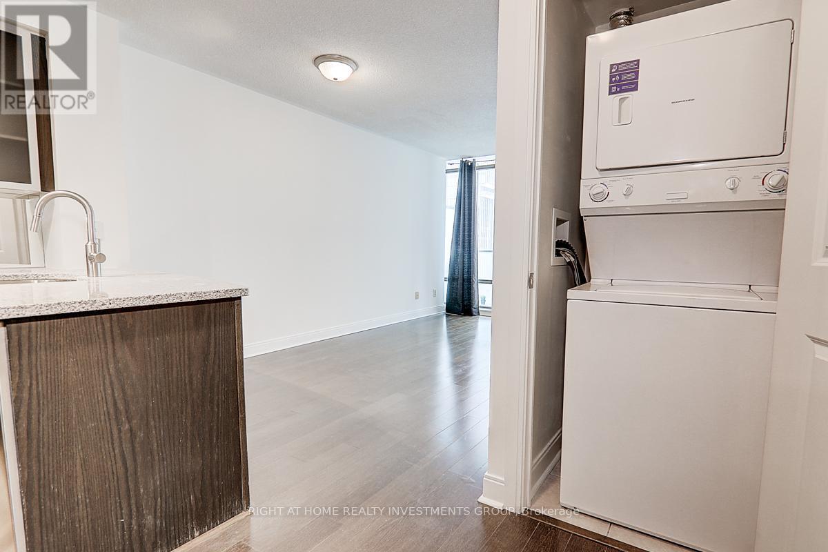 Photo 14 of 704 18 Yorkville Avenue, Toronto ON