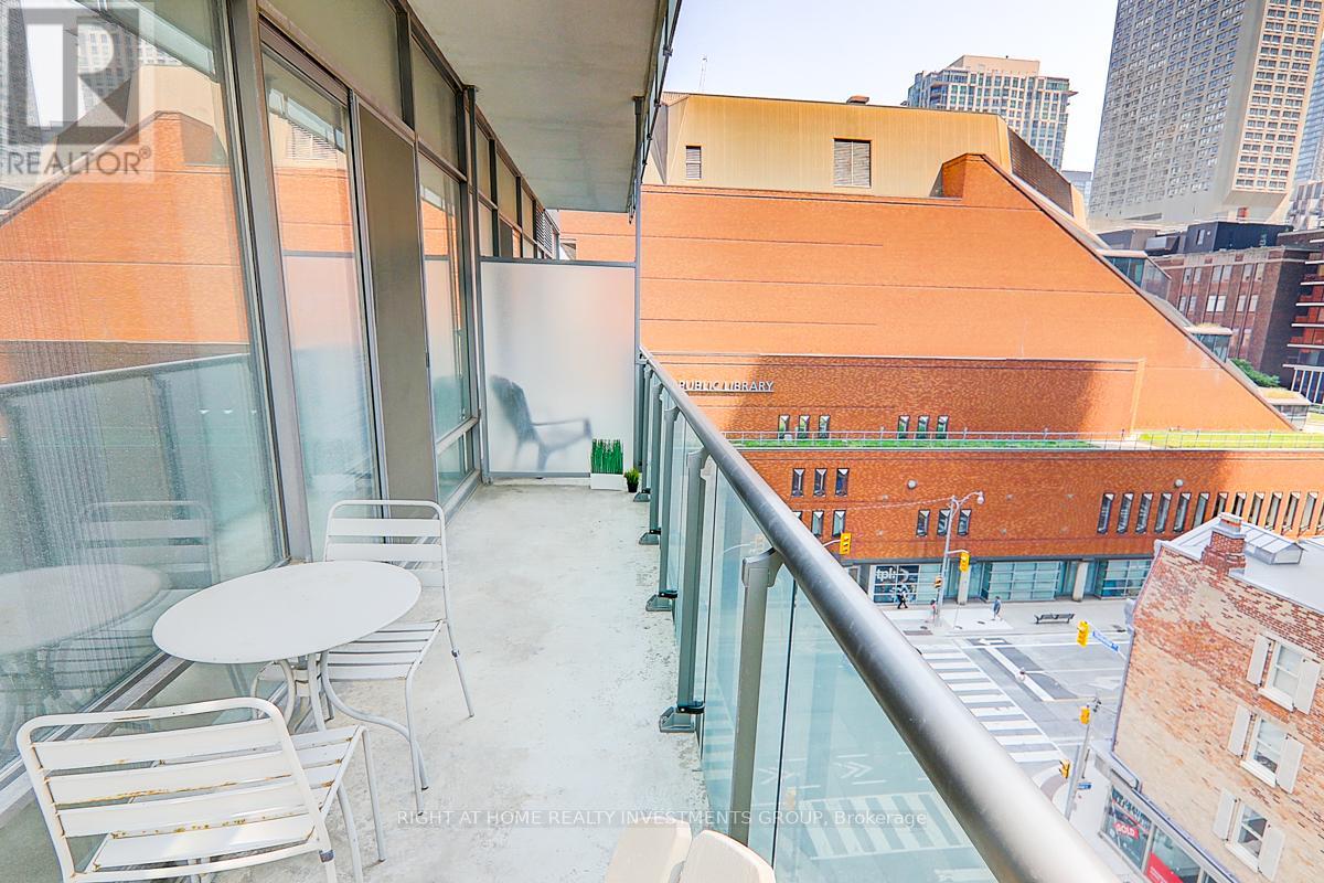 Photo 8 of 704 18 Yorkville Avenue, Toronto ON
