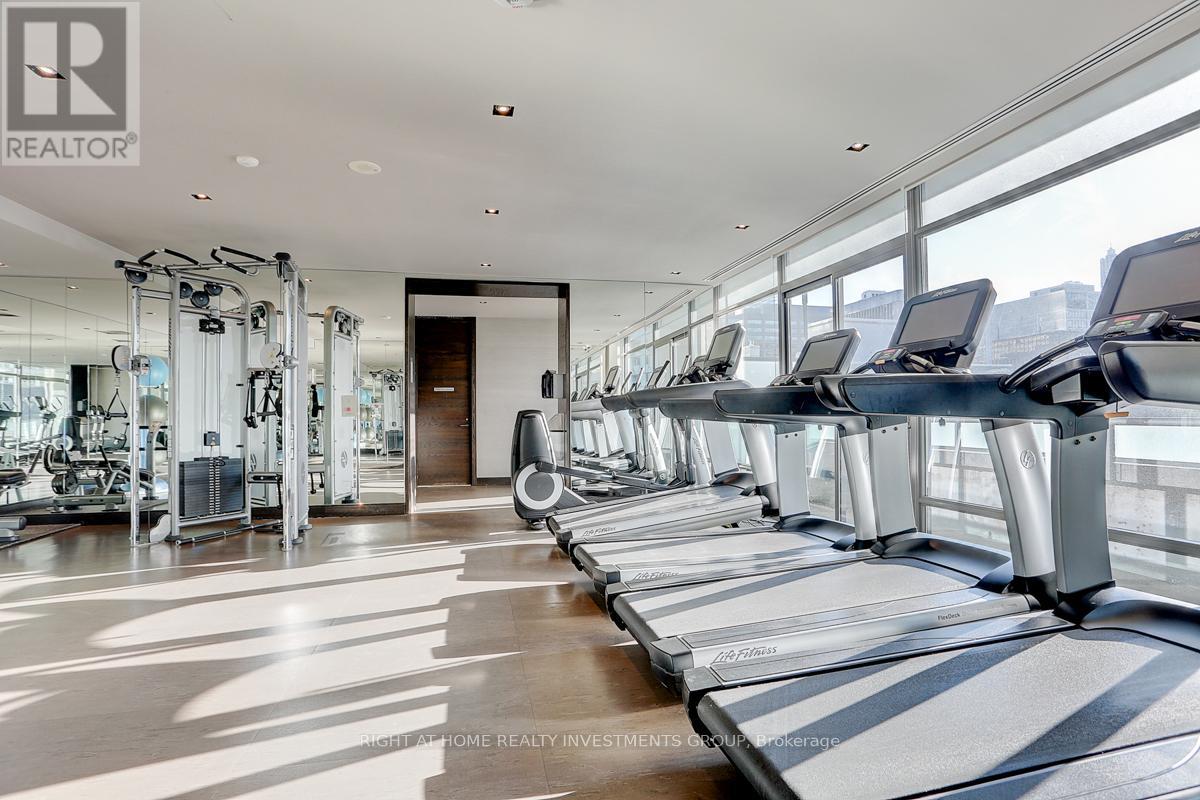 Photo 29 of 704 18 Yorkville Avenue, Toronto ON