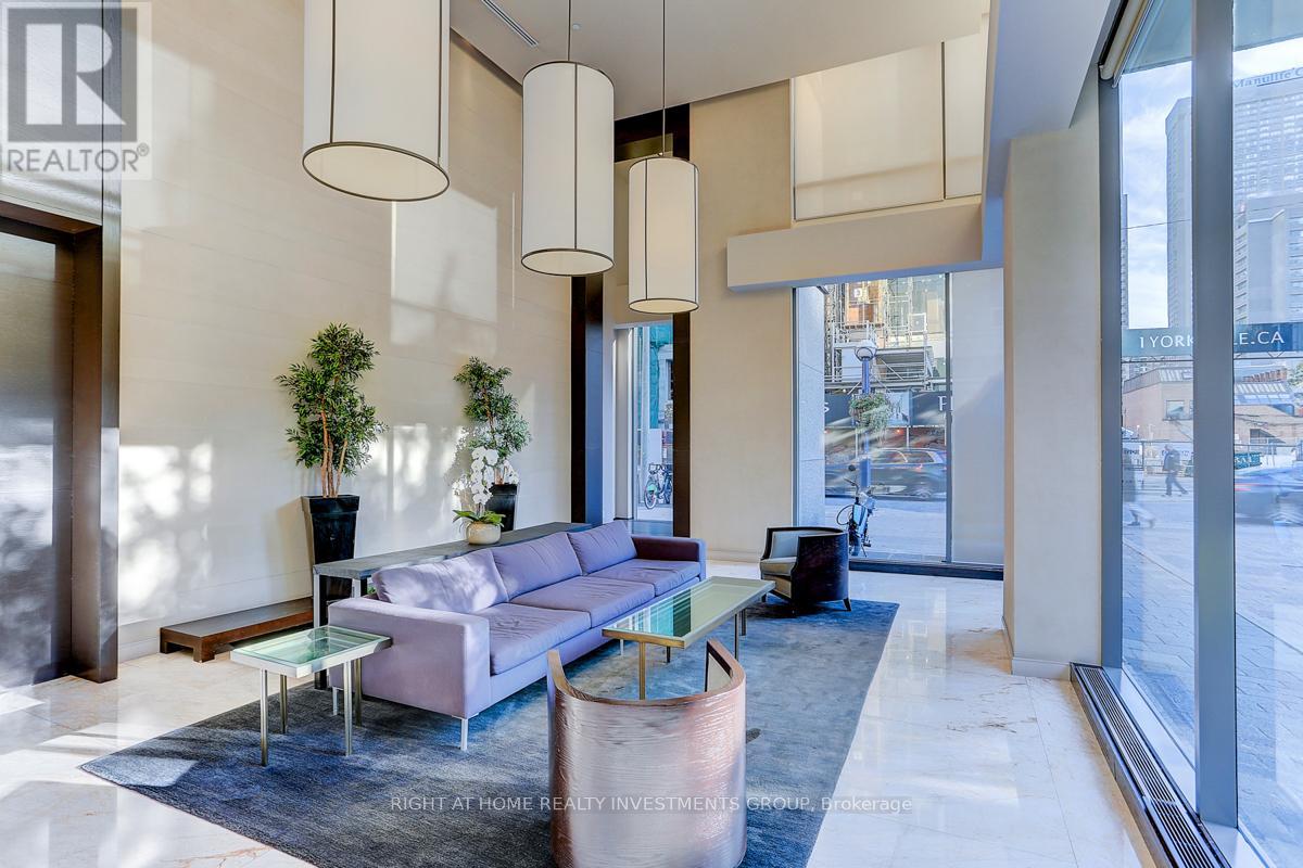 Photo 28 of 704 18 Yorkville Avenue, Toronto ON