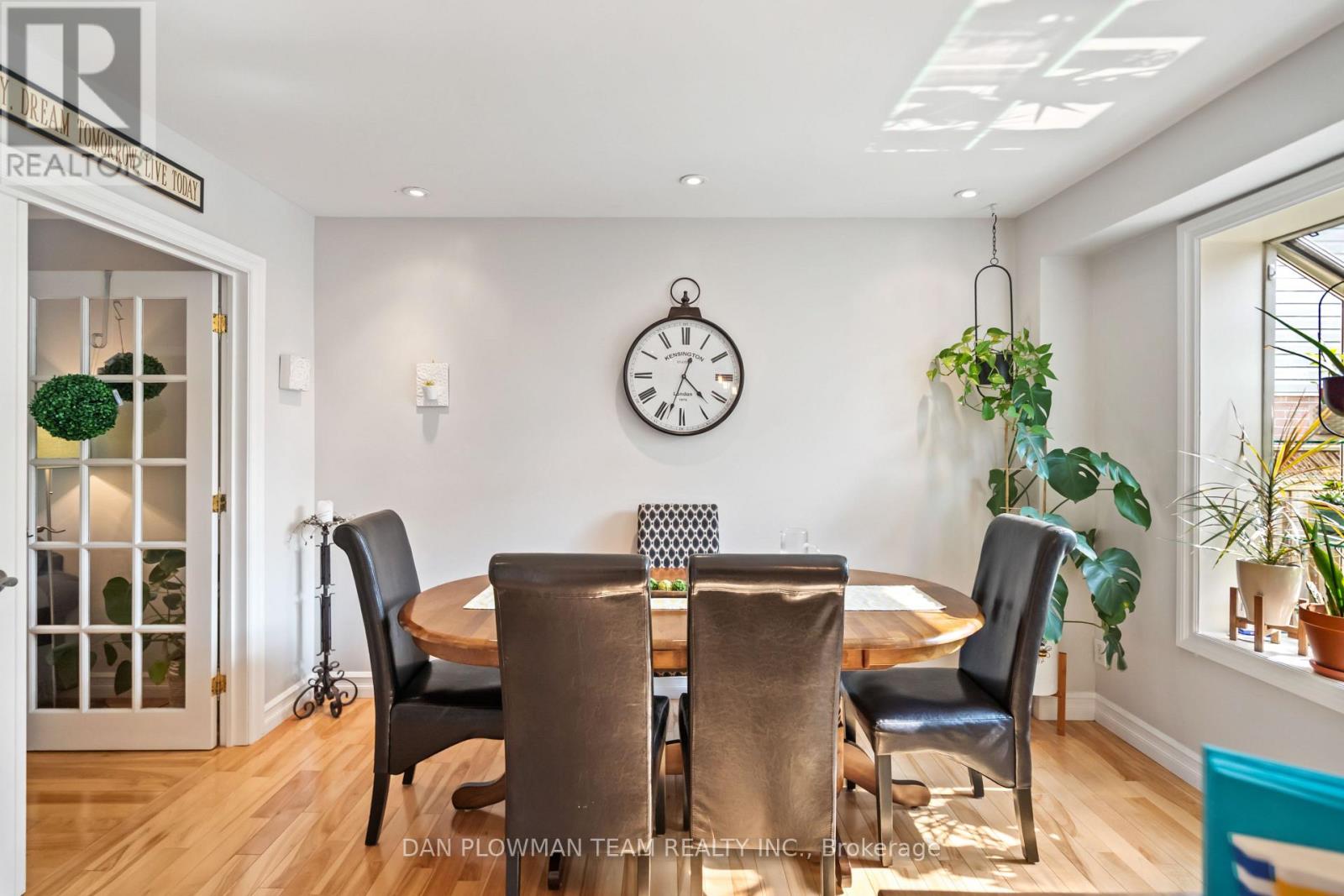 Photo 13 of 71 Barley Mill Crescent, Clarington ON