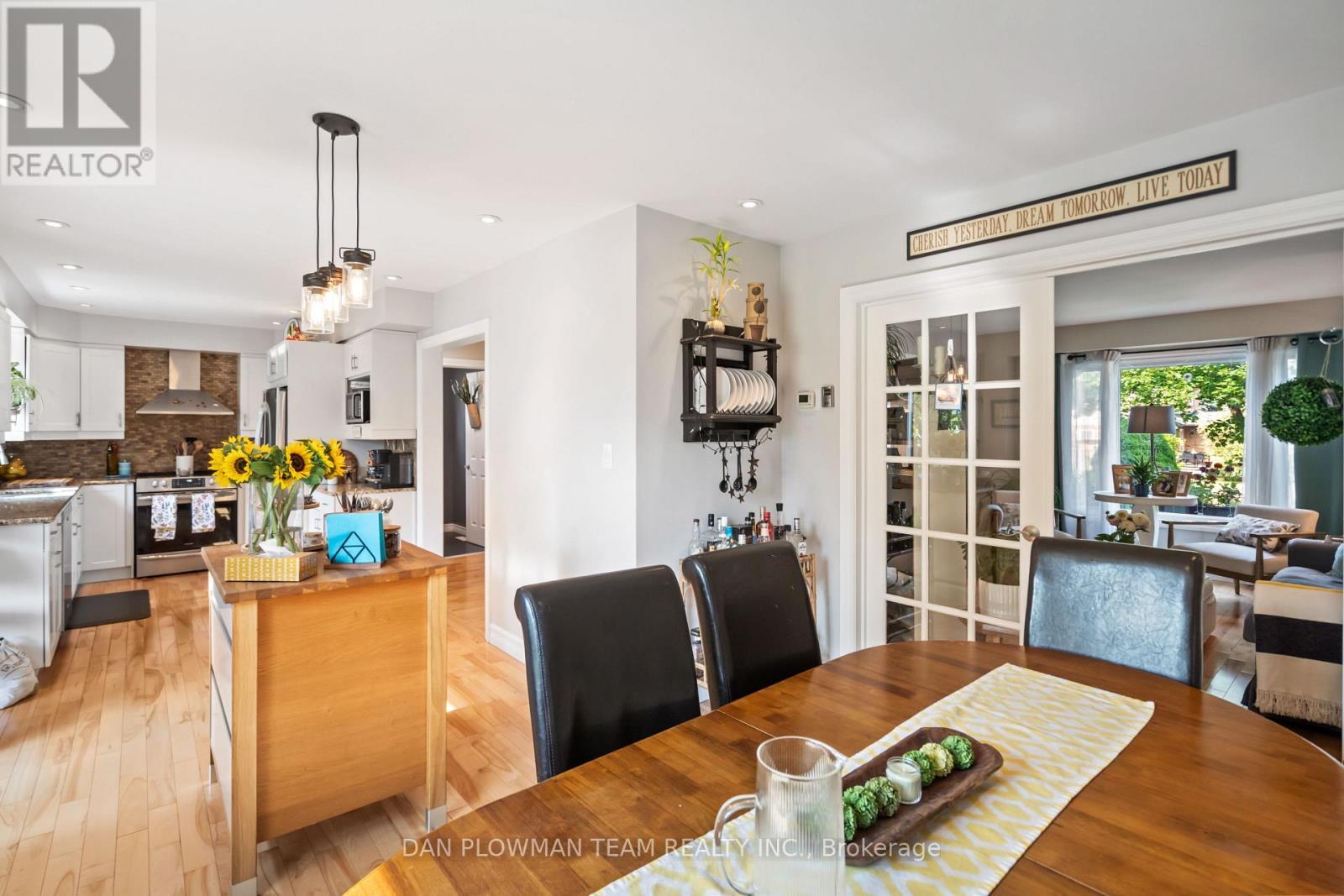 Photo 19 of 71 Barley Mill Crescent, Clarington ON
