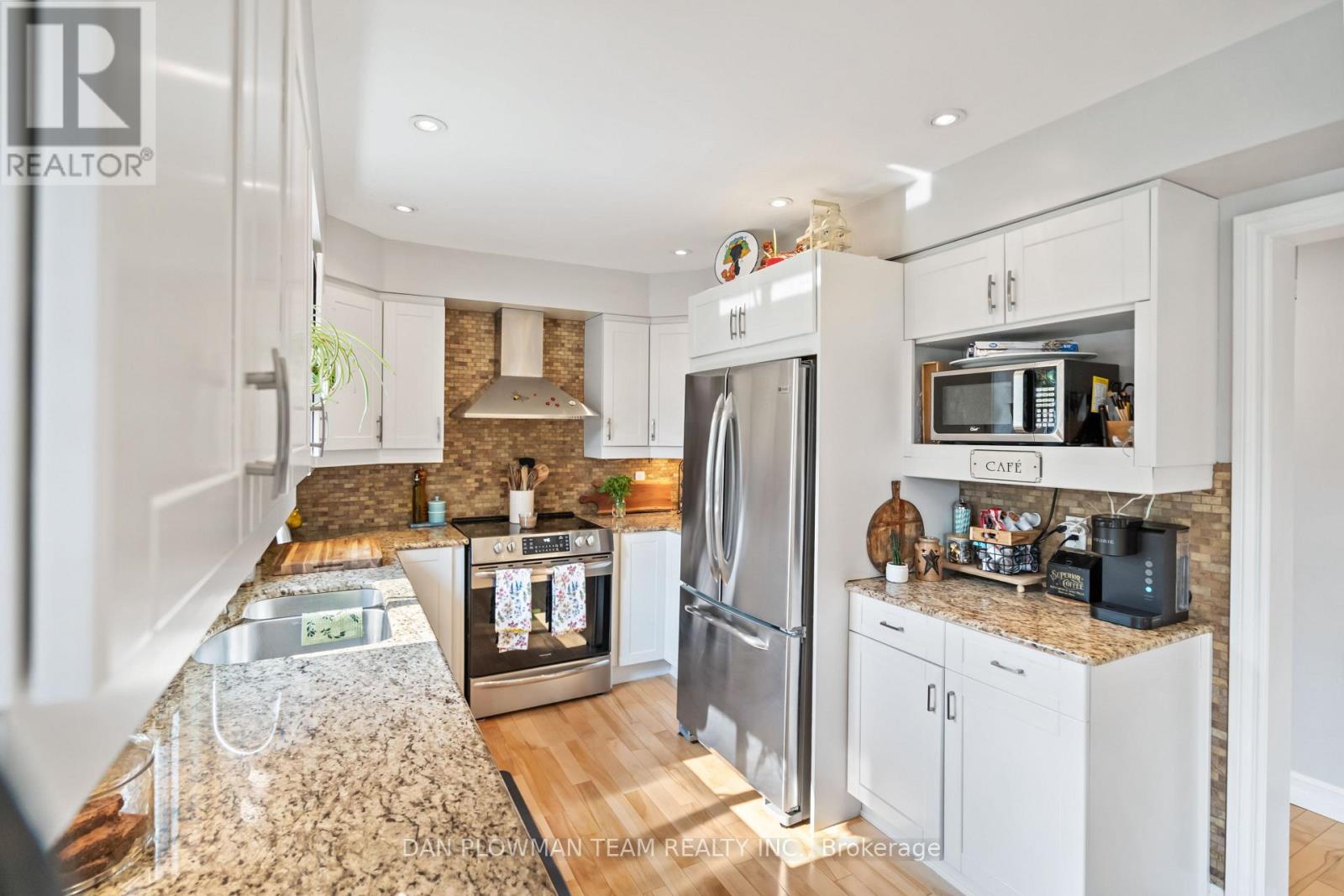 Photo 15 of 71 Barley Mill Crescent, Clarington ON