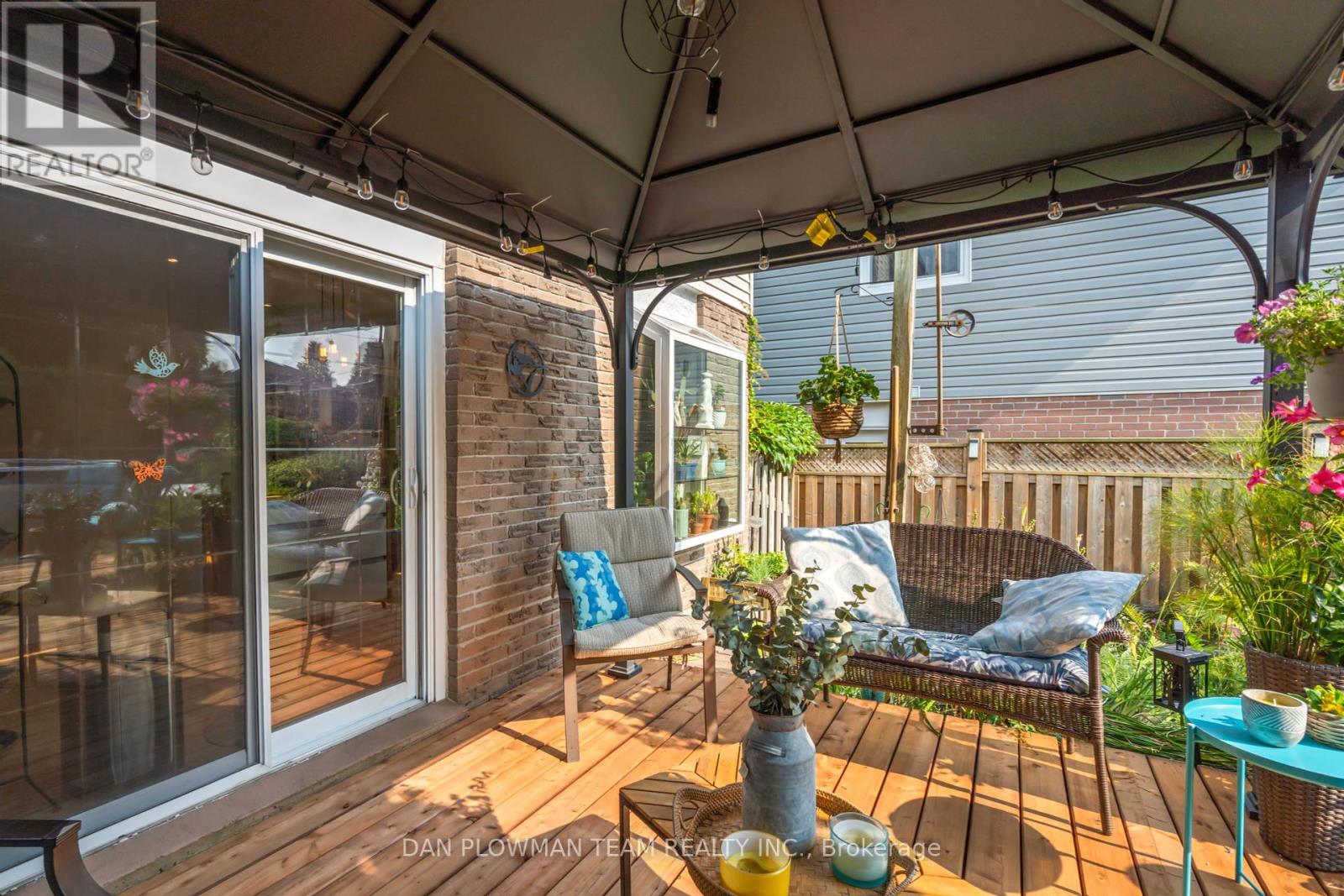 Photo 20 of 71 Barley Mill Crescent, Clarington ON