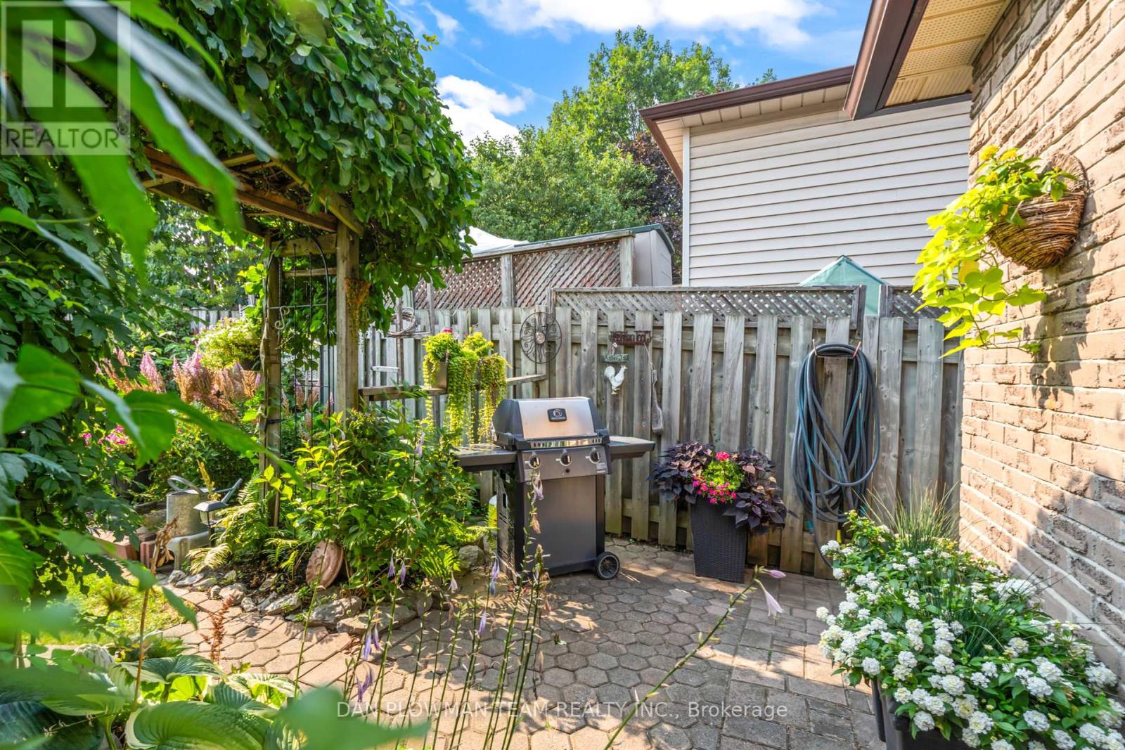 Photo 30 of 71 Barley Mill Crescent, Clarington ON
