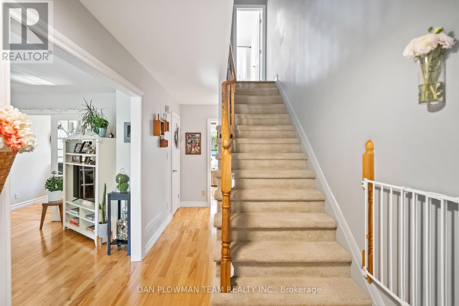 Photo 23 of 71 Barley Mill Crescent, Clarington ON