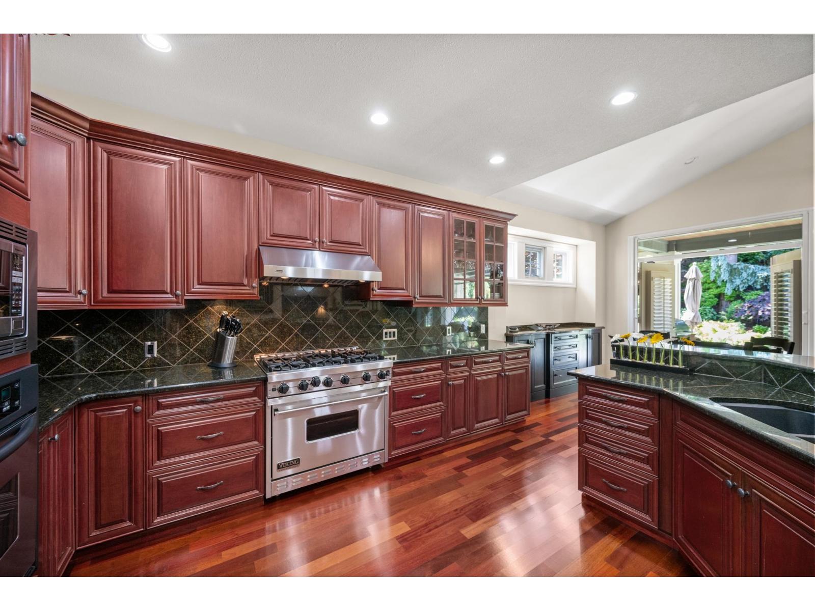 Photo 4 of 68 15715 34 Avenue, Surrey BC