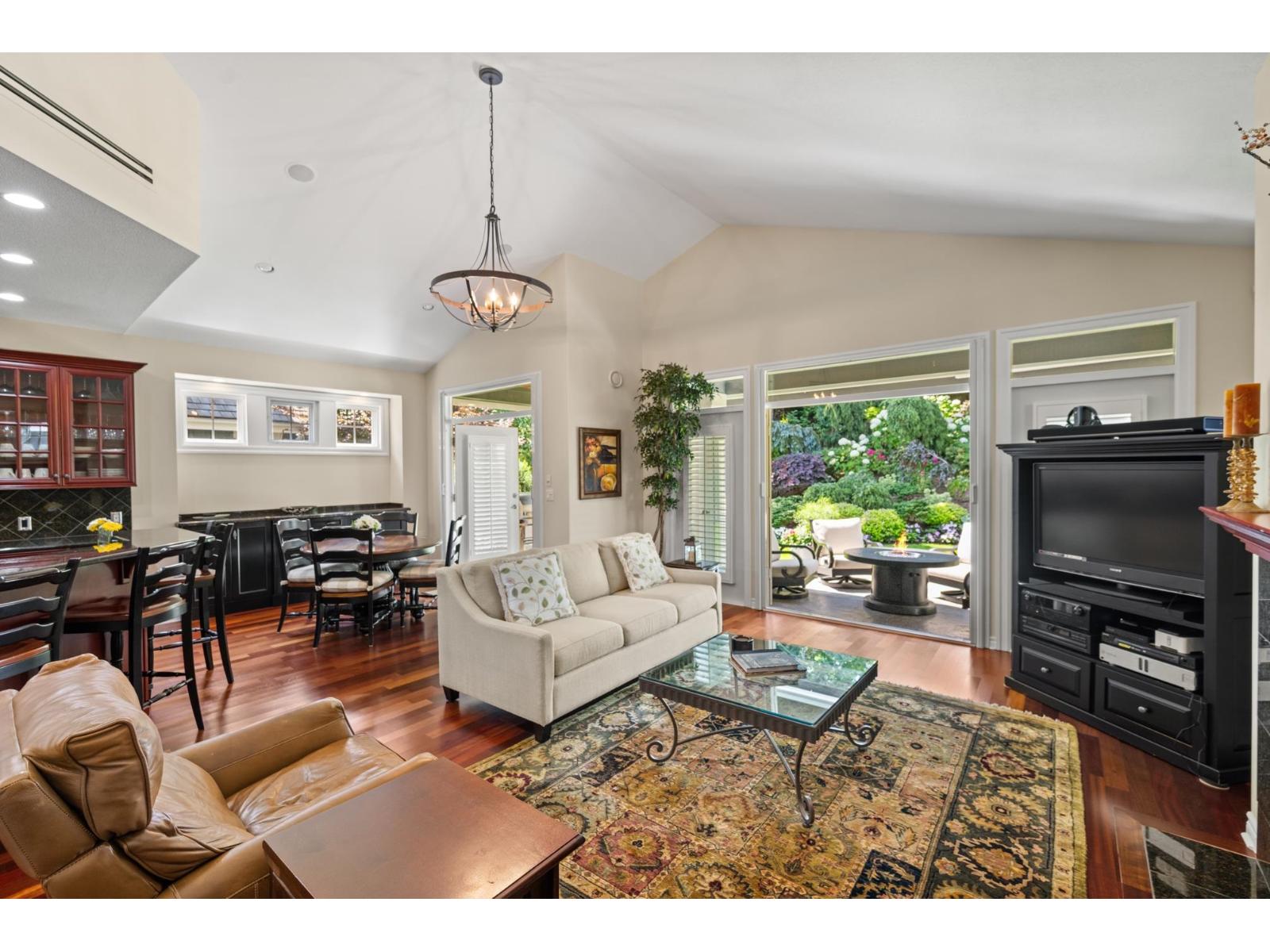 Photo 11 of 68 15715 34 Avenue, Surrey BC