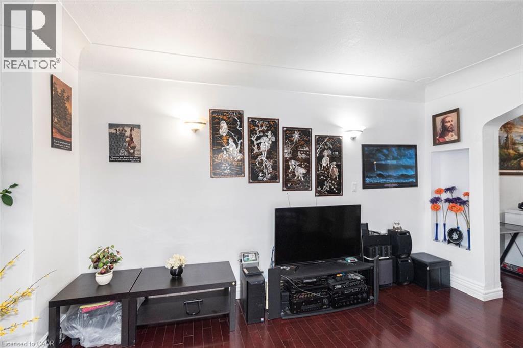 Photo 10 of 47 Clyde Street, Hamilton ON