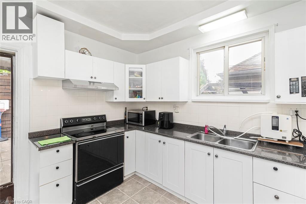 Photo 18 of 47 Clyde Street, Hamilton ON