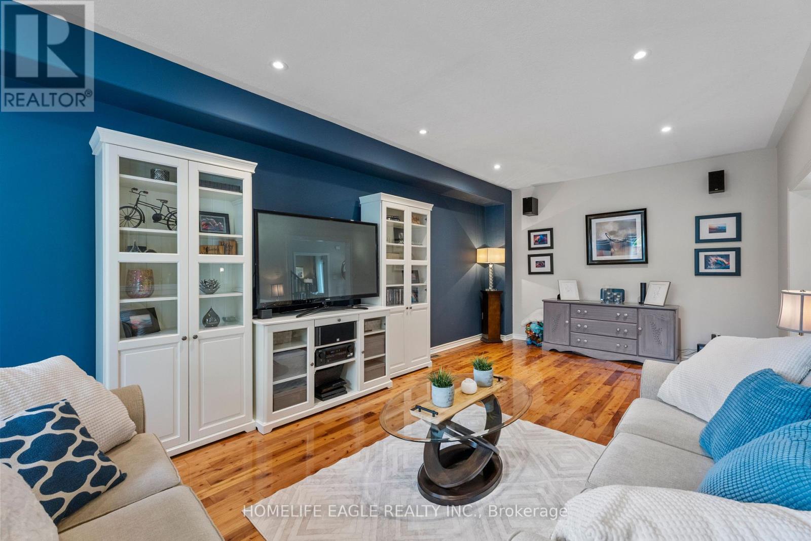Photo 10 of 14 Rebecca Court, Barrie ON