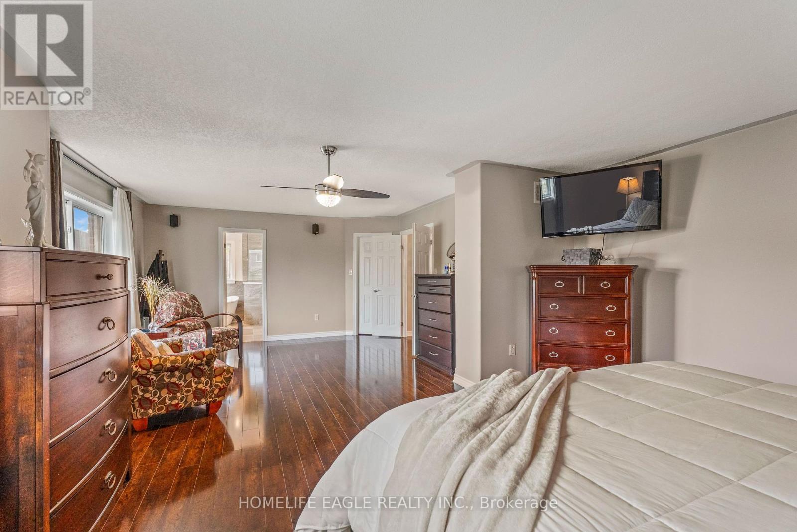 Photo 14 of 14 Rebecca Court, Barrie ON