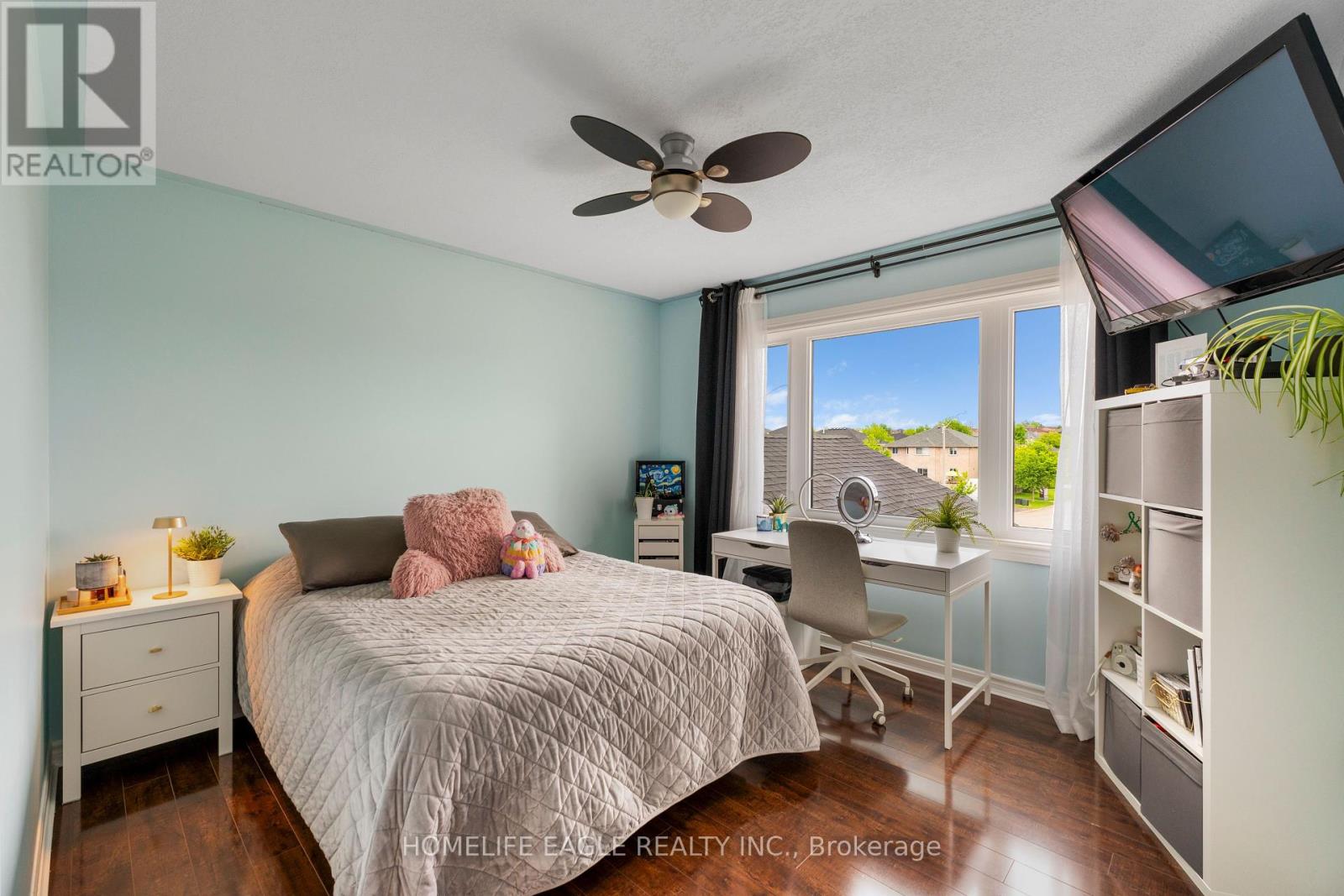 Photo 21 of 14 Rebecca Court, Barrie ON