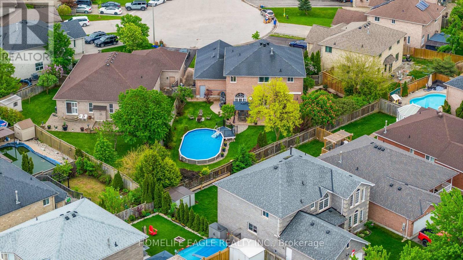 Photo 25 of 14 Rebecca Court, Barrie ON