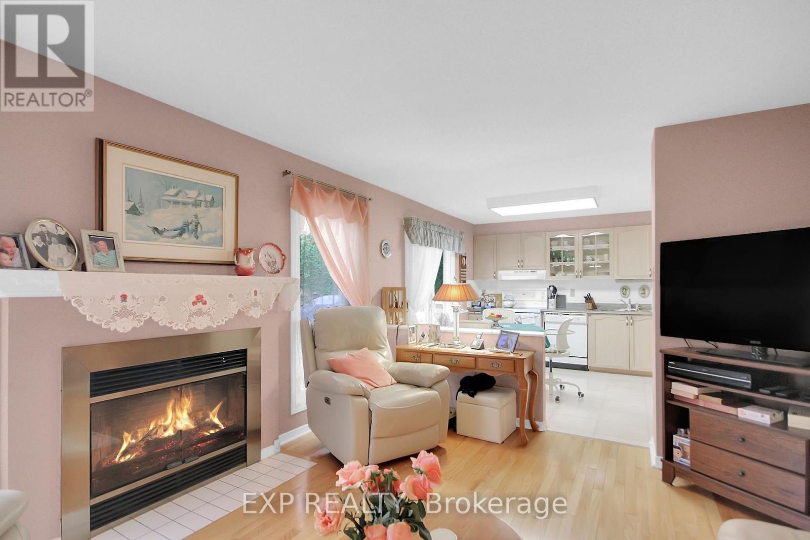 Photo 10 of 2104 Gardenway Drive, Ottawa ON