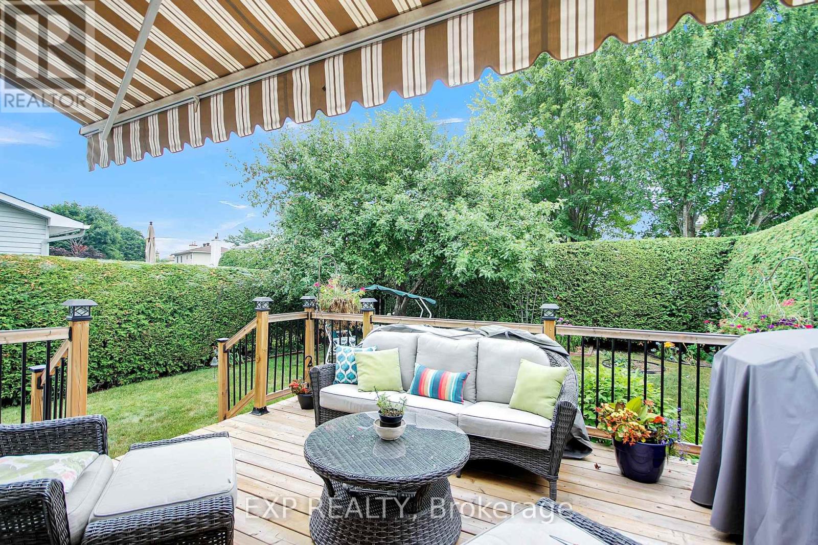 Photo 19 of 2104 Gardenway Drive, Ottawa ON