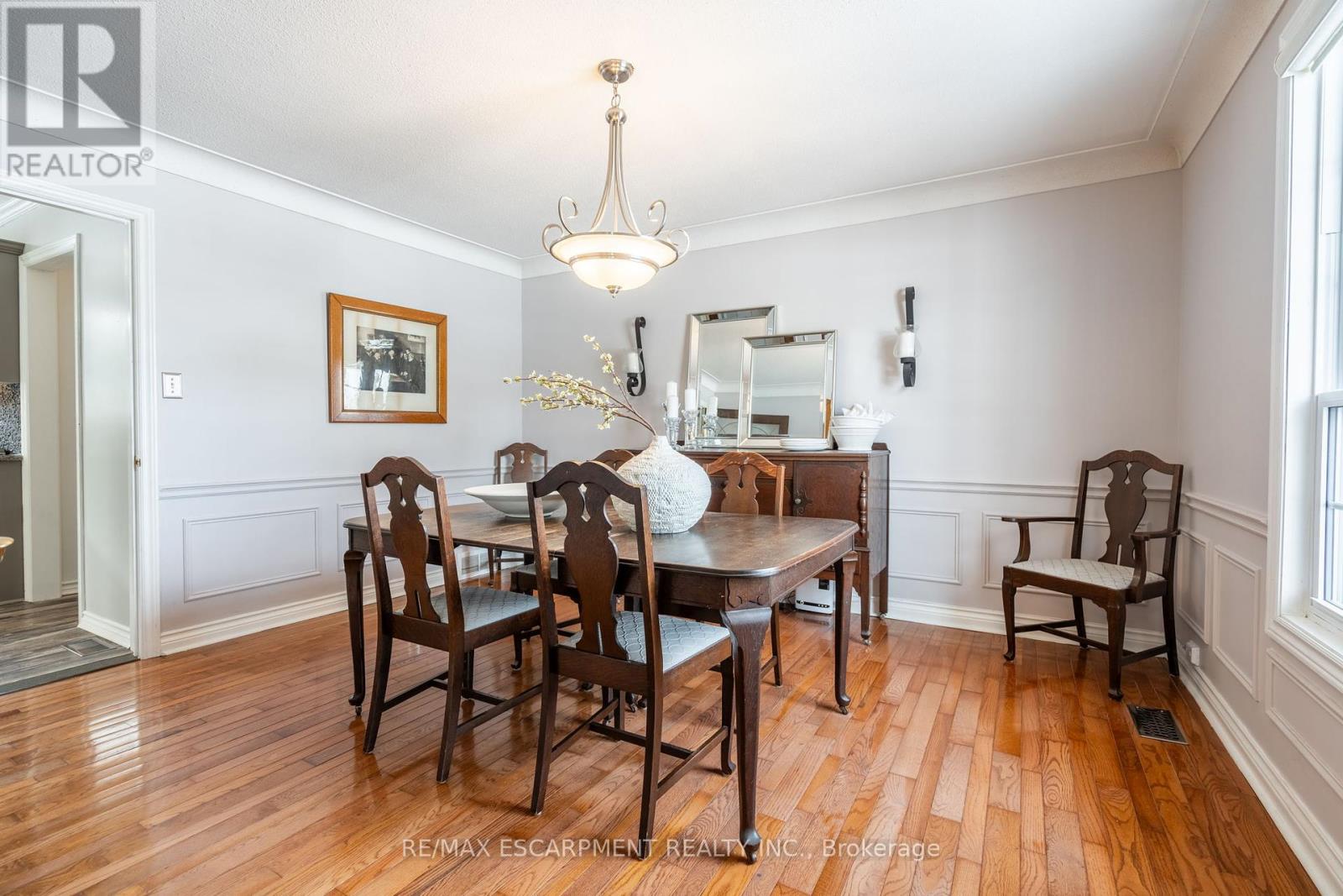 Photo 11 of 1 Acredale Drive, Hamilton ON
