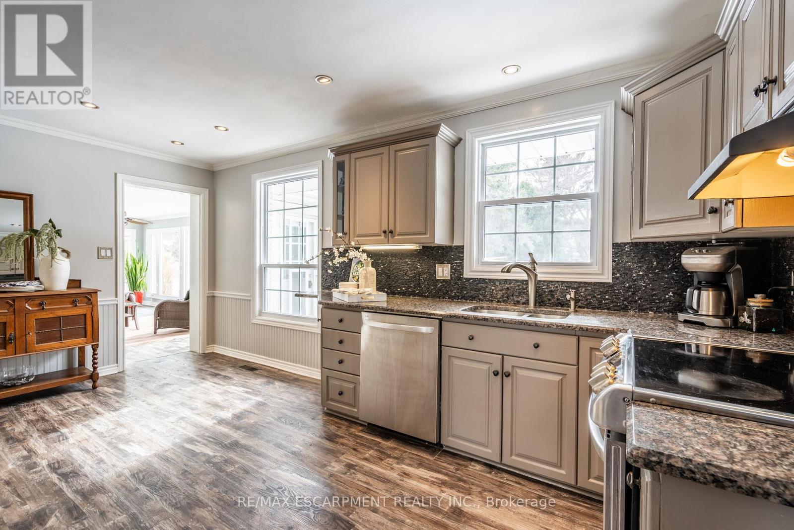 Photo 19 of 1 Acredale Drive, Hamilton ON