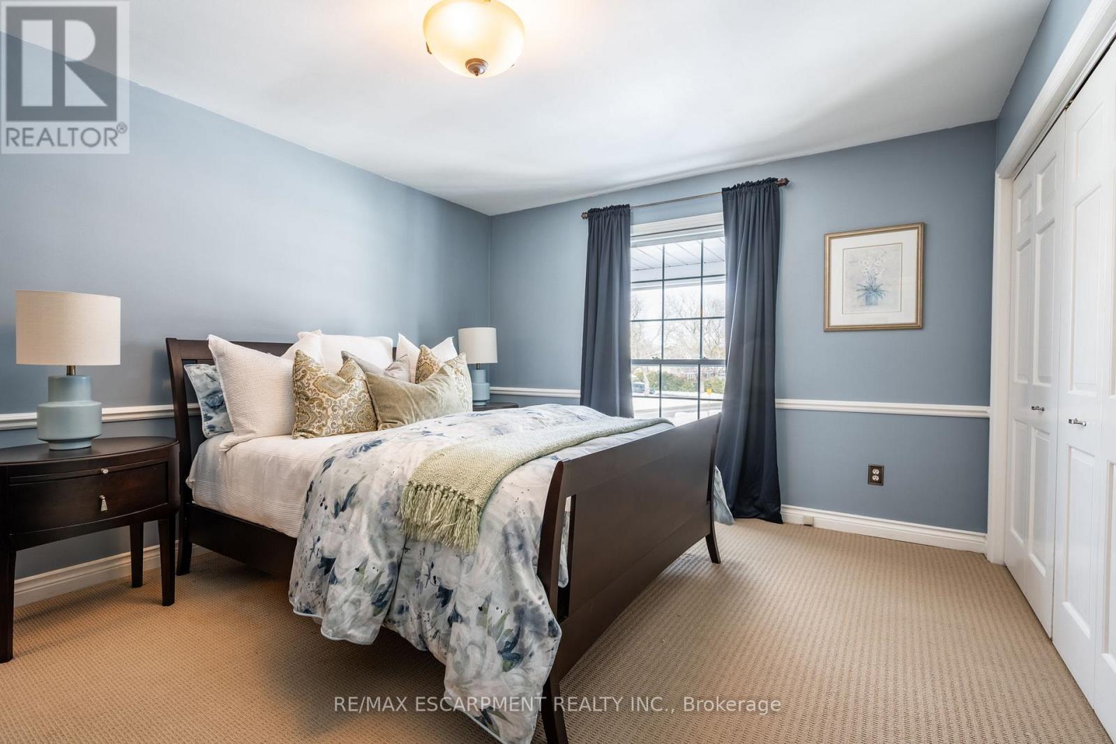 Photo 34 of 1 Acredale Drive, Hamilton ON
