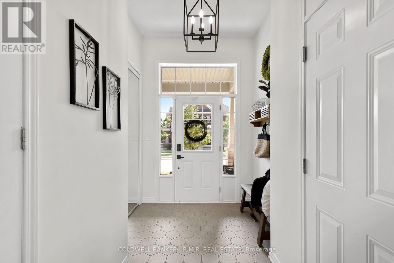 Photo 5 of 179 Westfield Drive, Whitby ON