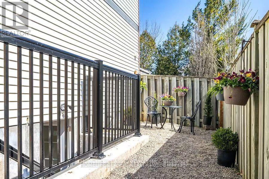 Photo 3 of 583 Elliott Crescent, Milton ON