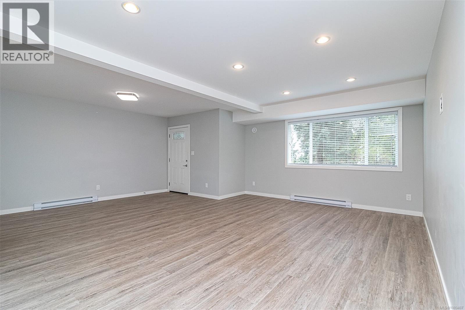  1991 Dean Park Road, North Saanich
