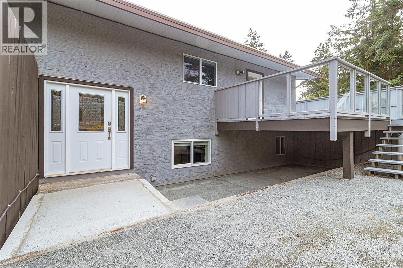  1991 Dean Park Road, North Saanich