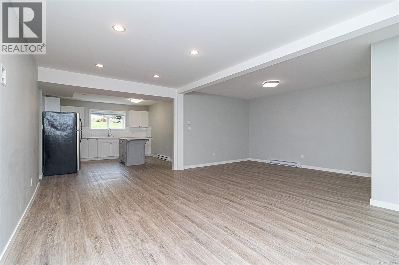  1991 Dean Park Road, North Saanich