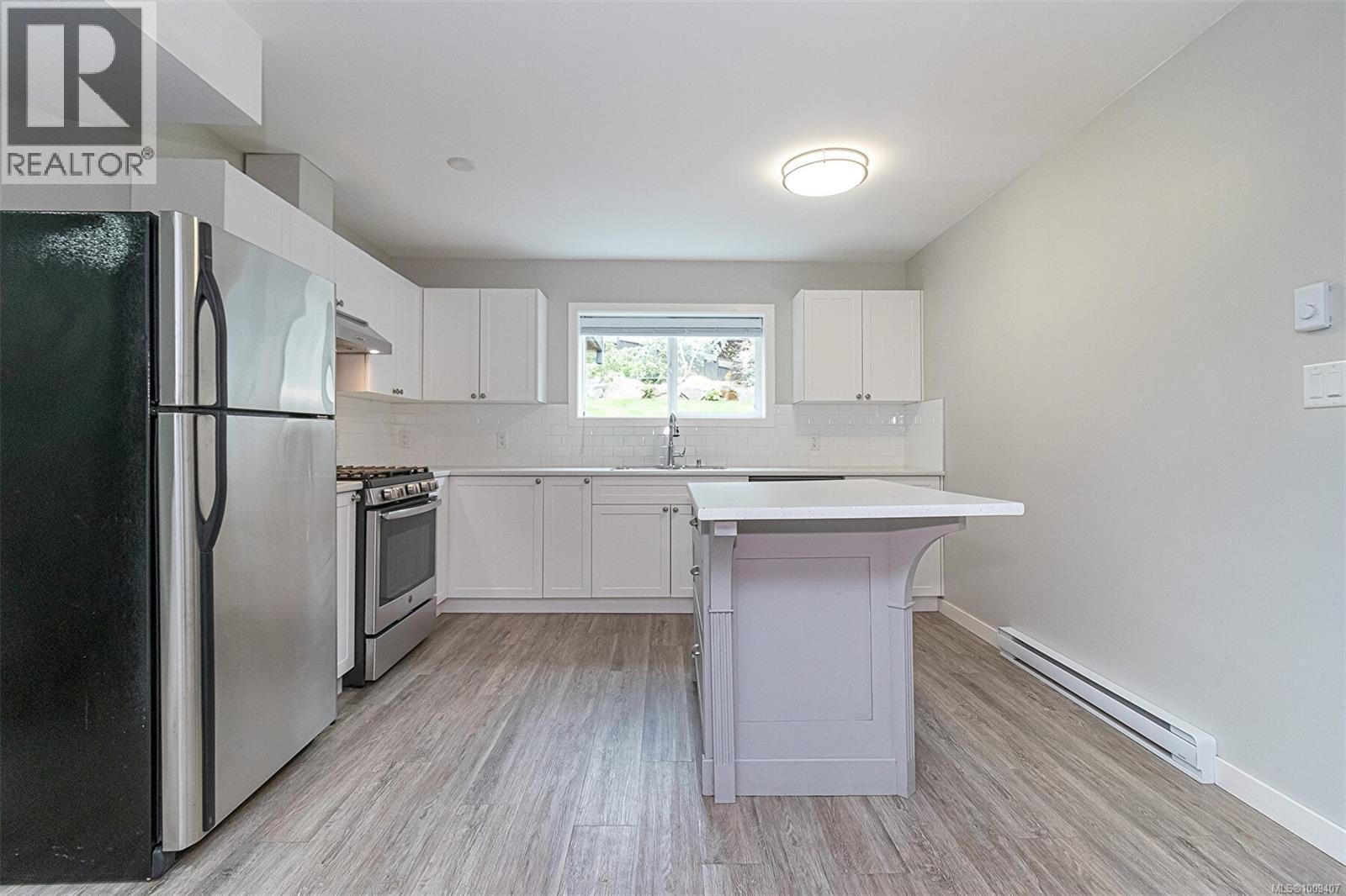  1991 Dean Park Road, North Saanich