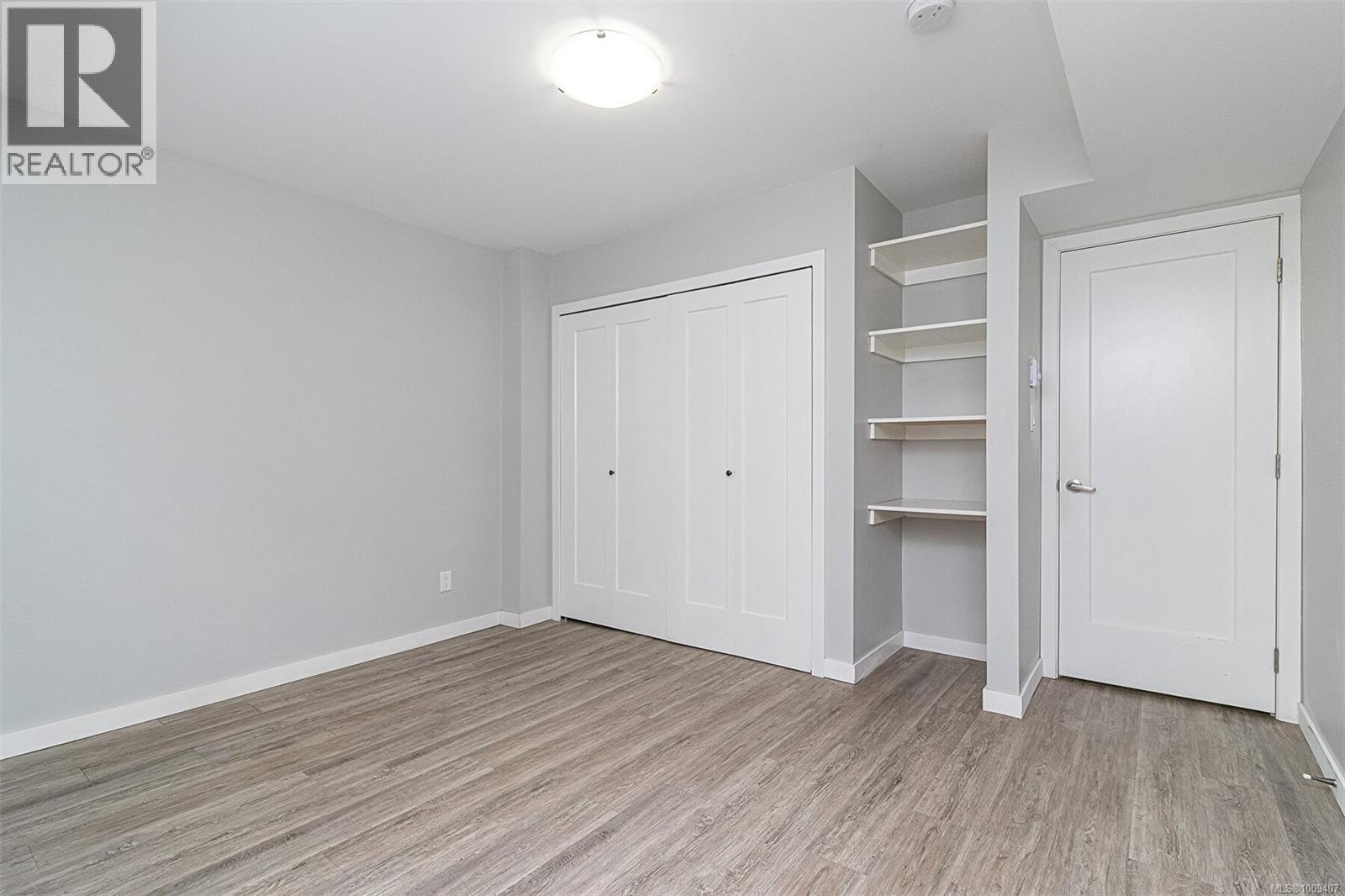  1991 Dean Park Road, North Saanich