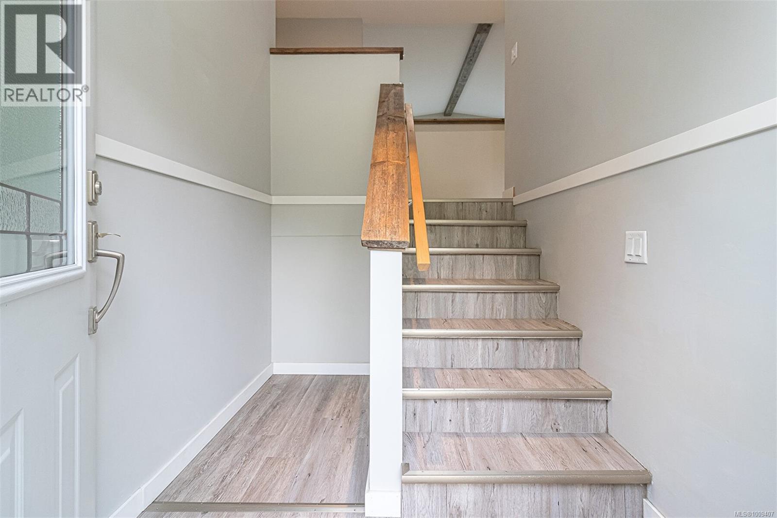  1991 Dean Park Road, North Saanich