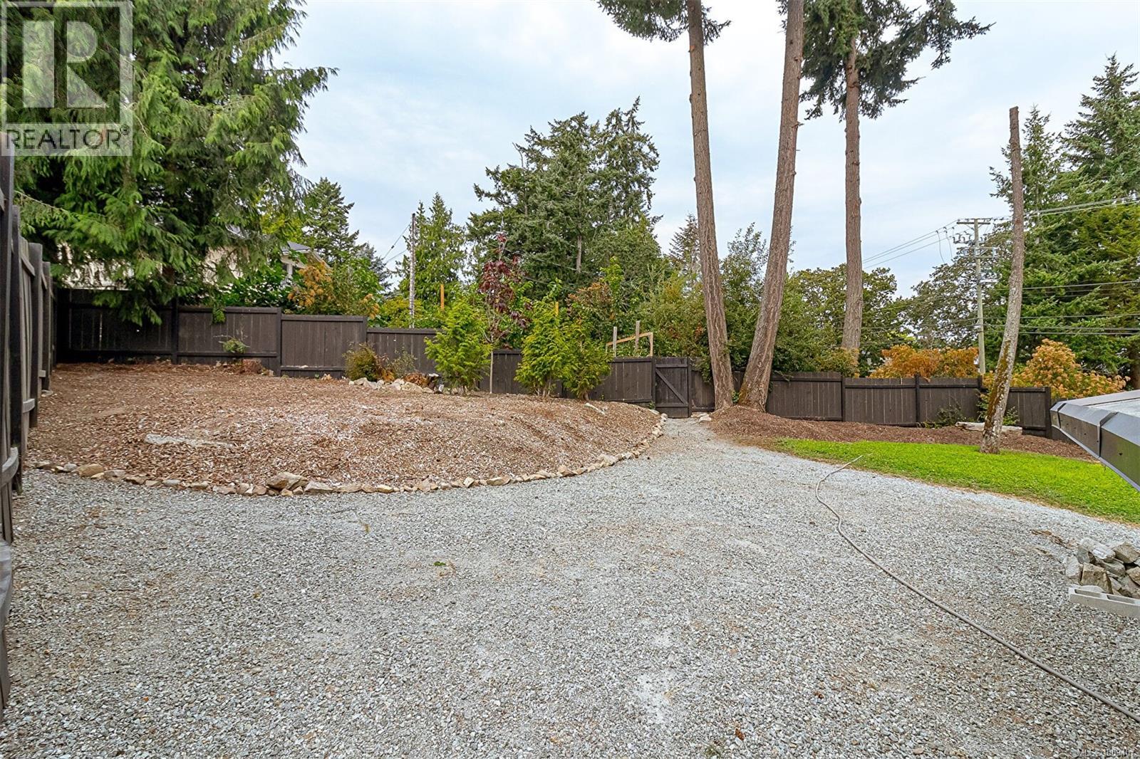  1991 Dean Park Road, North Saanich