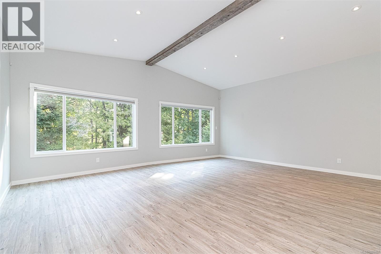  1991 Dean Park Road, North Saanich