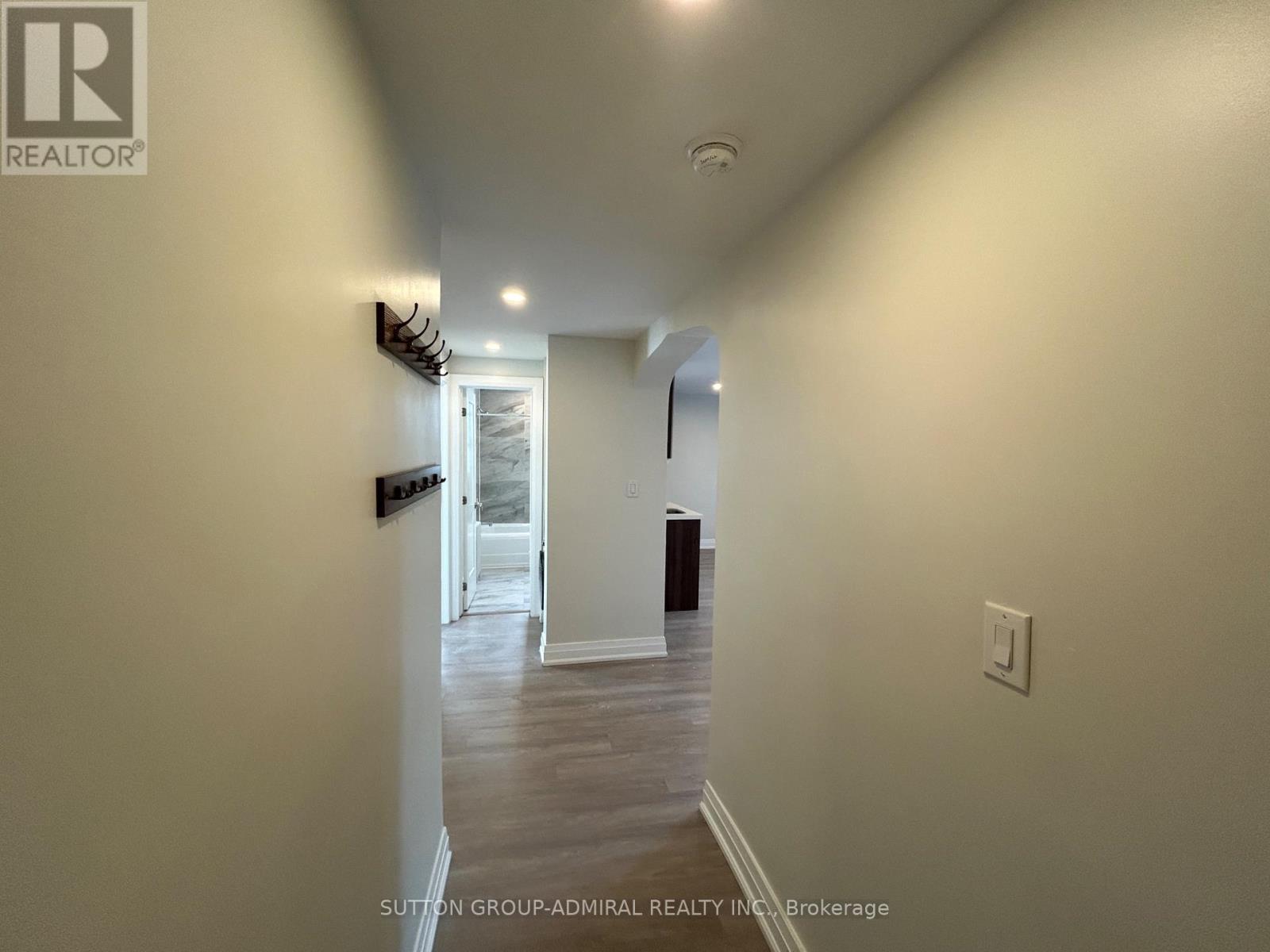 Photo 2 of 307 699 Eglinton Avenue W, Toronto ON