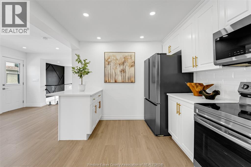 Photo 14 of 8830 Riverside Drive East, Windsor ON