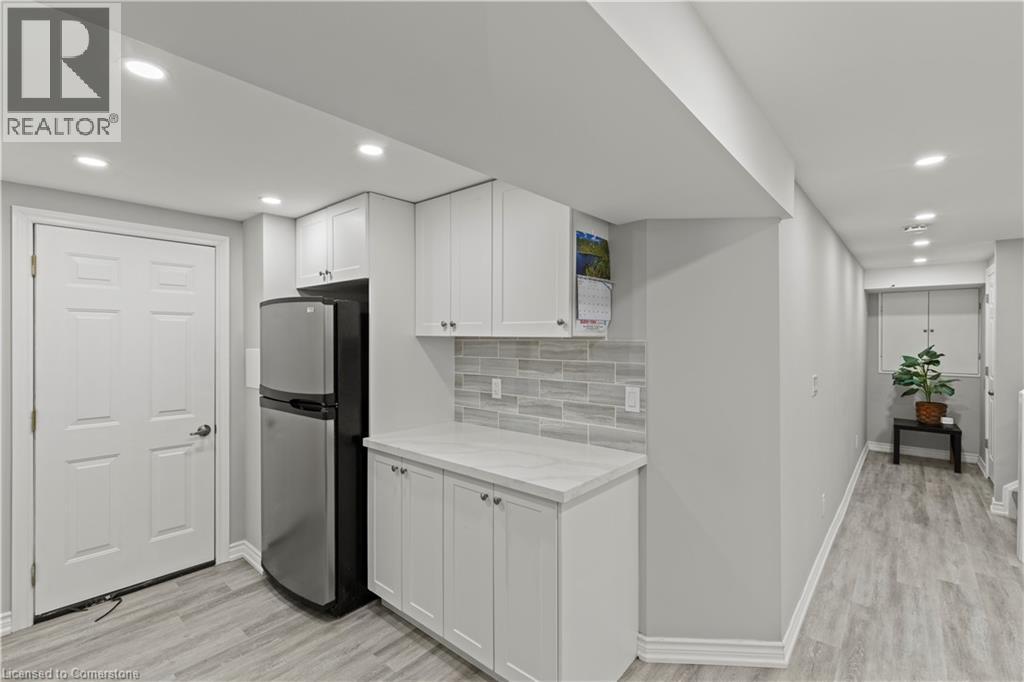 Photo 27 of 135 Raymond Road, Ancaster ON