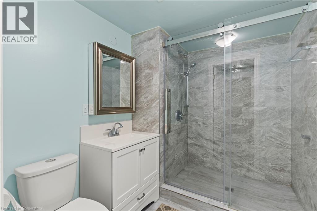 Photo 30 of 135 Raymond Road, Ancaster ON